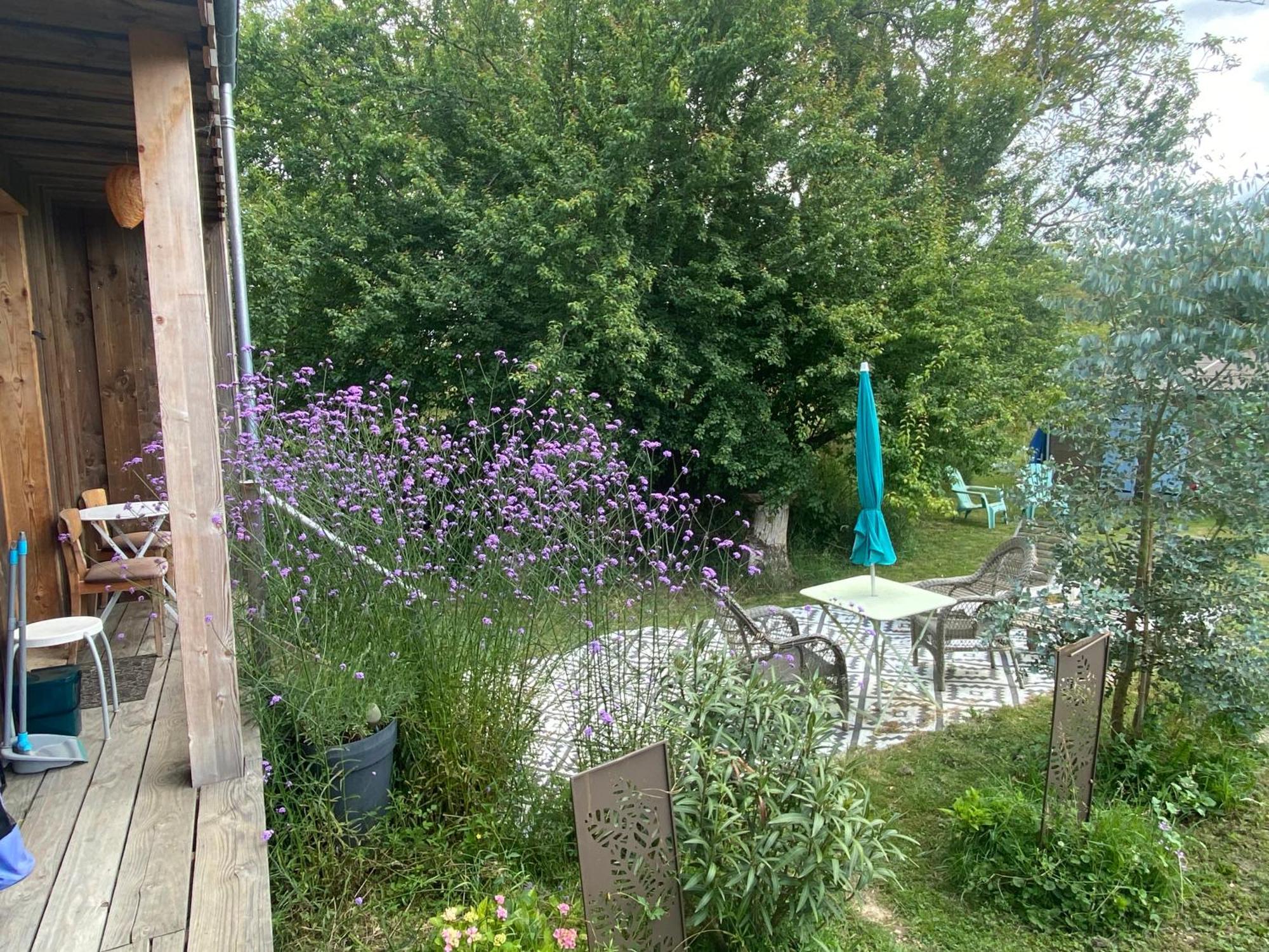 Gite Wildflower Lane Valojoulx Exteriör bild