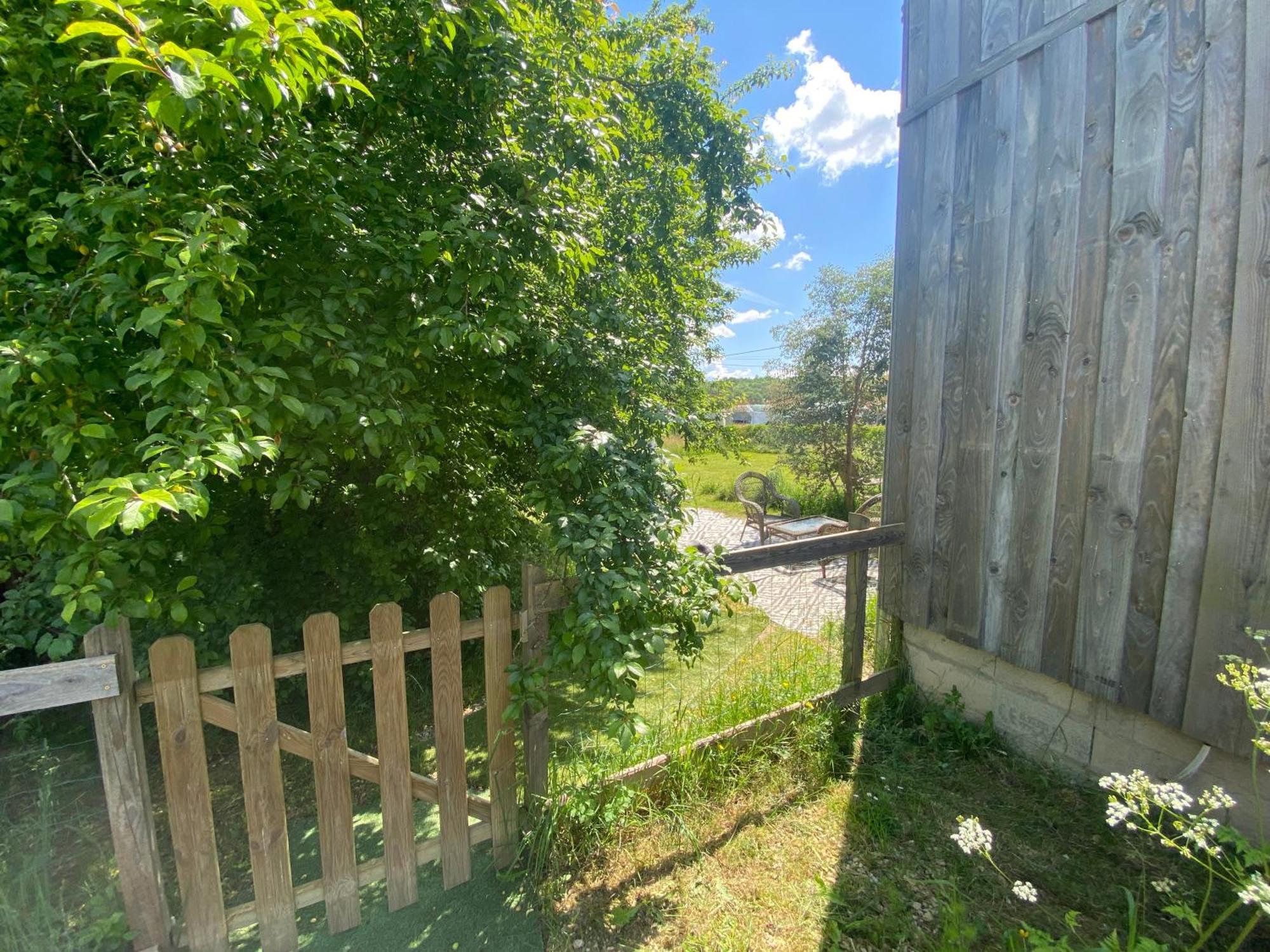 Gite Wildflower Lane Valojoulx Exteriör bild